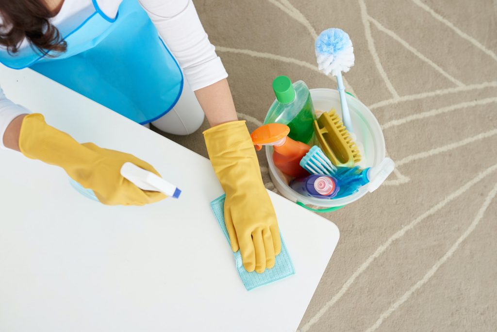 A maid Cleaning house in los angeles